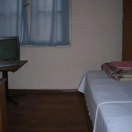 Hostel Ico *